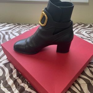 Valentino bounce Vlogo leather boots